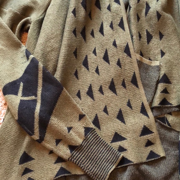 Army green sweater - Picture 4 of 5